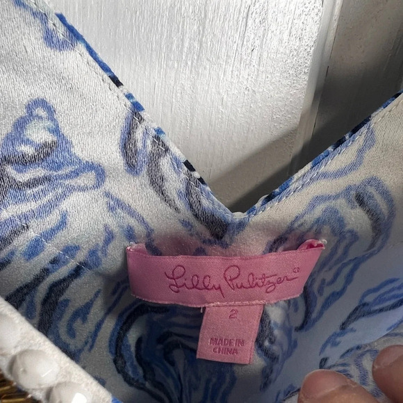 Lilly Pulitzer size 2 absolutely gorgeous shell top with beading detail and tie - Picture 3 of 4